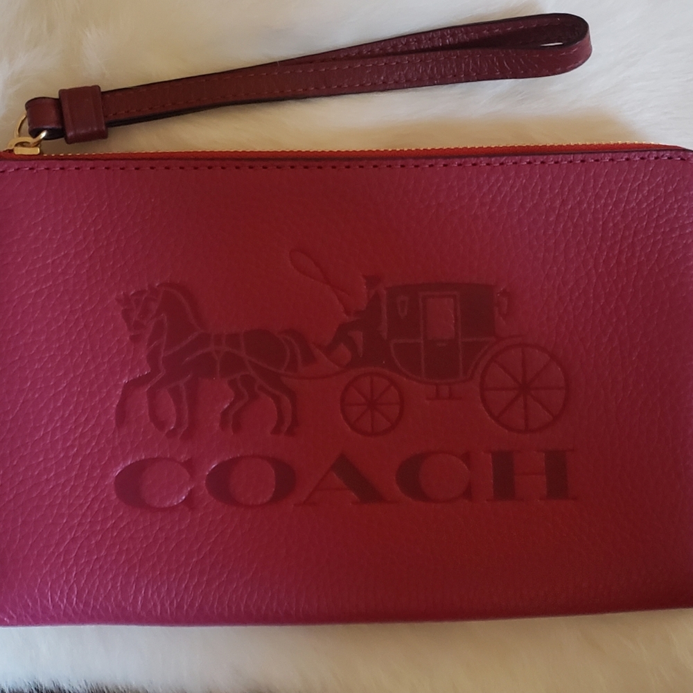 Coach Large Corner Zip Wristlet With Horse and Carriage Print